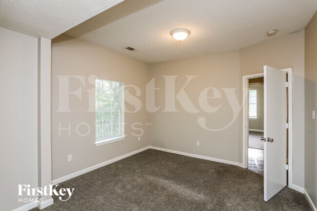 Foto del edificio - 690 N Willett St