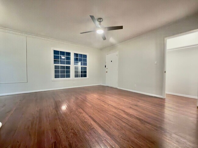 Building Photo - 1232 Ridgeley Dr