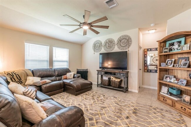 Building Photo - 205 Pepper Mill Loop