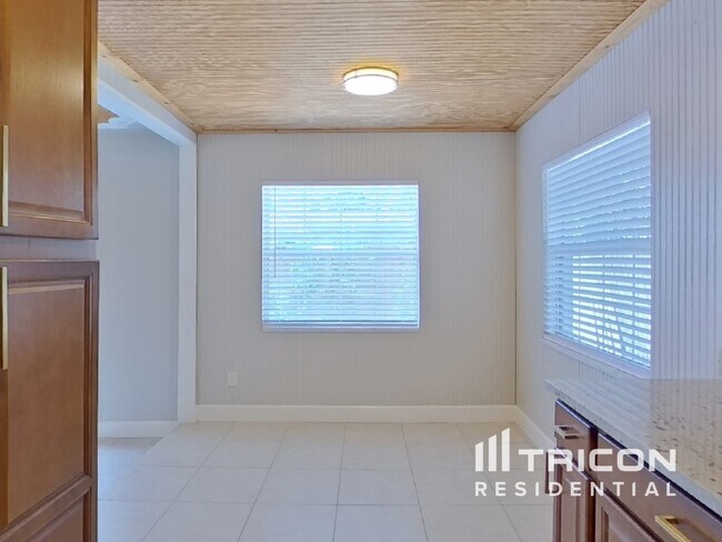 Foto del edificio - 4980 94th Ave