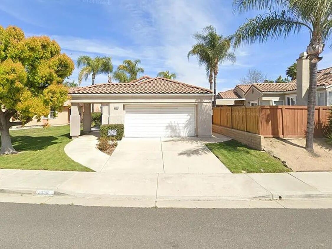 Primary Photo - Beautiful home