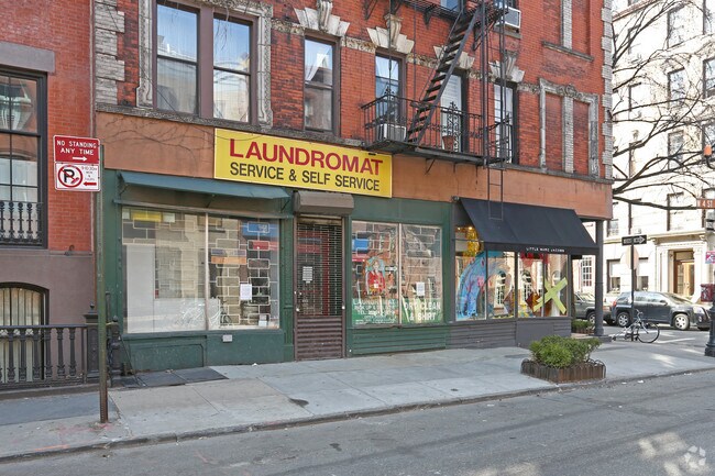 Building Photo - 296-298 W 4th St