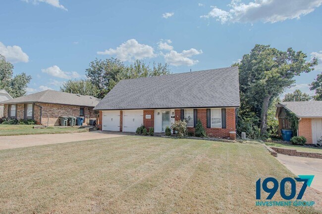 Photo - 616 Redstone Avenue House