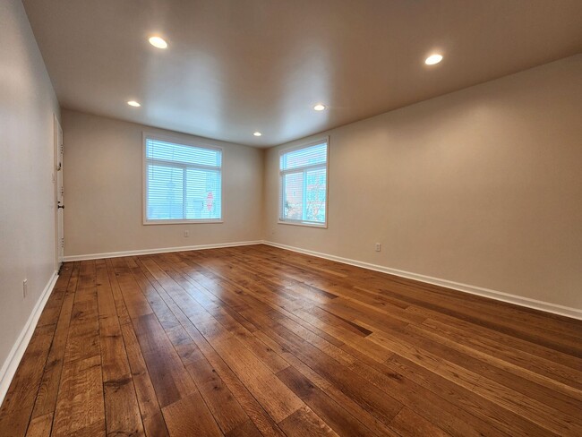 Foto del edificio - 1400-1402-1402 16th Ave