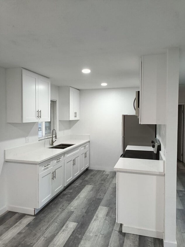 Foto principal - Remodeled 2 bedrooms 2 full baths corner unit apartment in Chula Vista