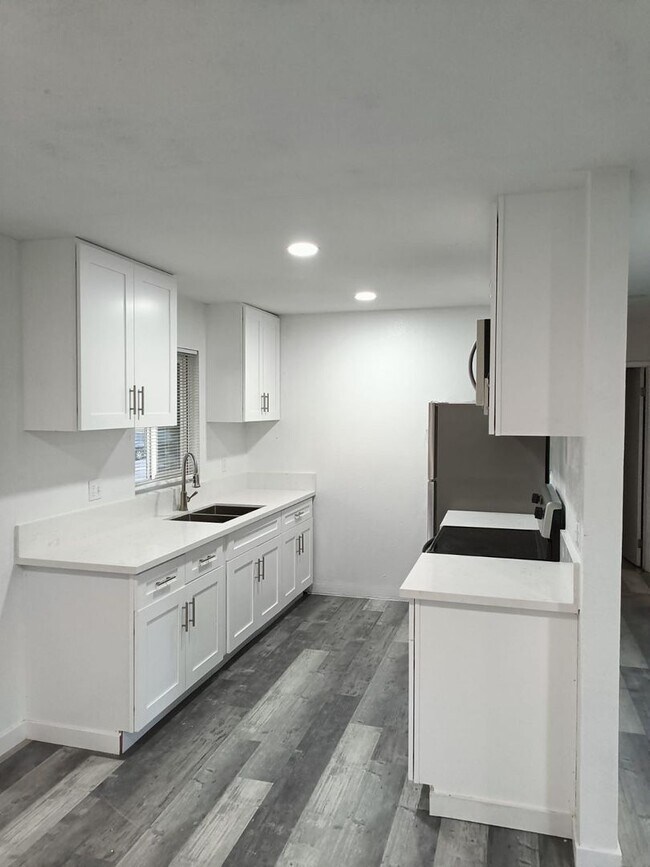 Building Photo - 269 Quintard St