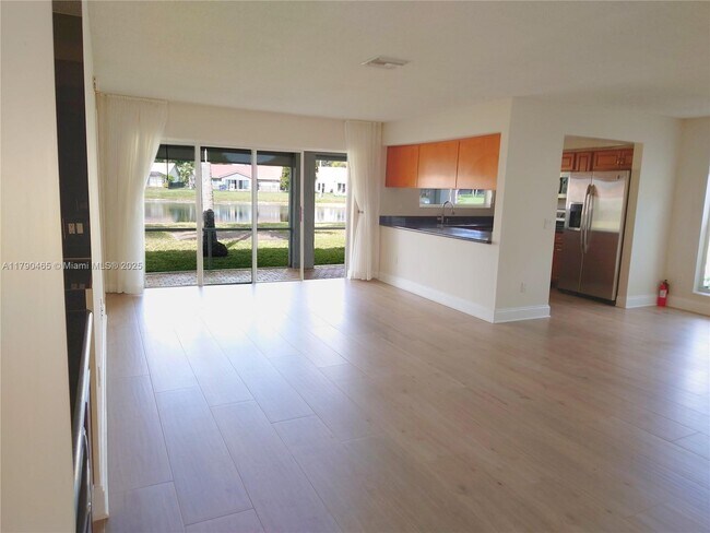 Building Photo - 21367 Chinaberry Dr