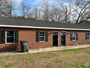 Building Photo - 1625 Clark St