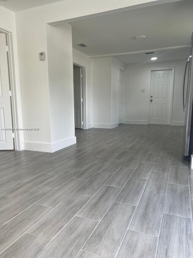 Foto del edificio - 1934 NW 92nd St