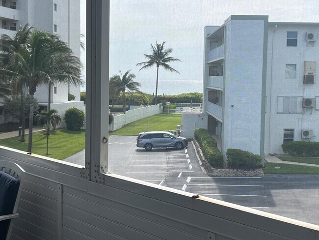 Foto del edificio - 3600 N Ocean Dr