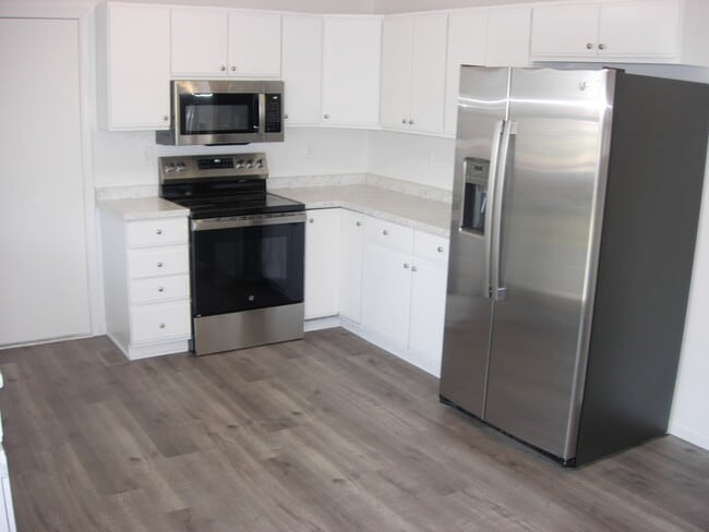 Building Photo - 150 Hillshafer Dr