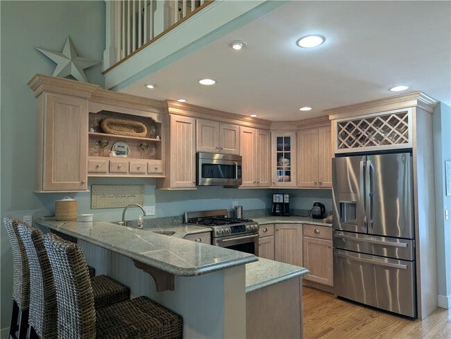 Building Photo - 209 Pond Shore Dr