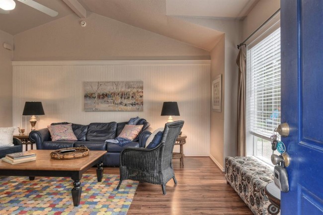 Building Photo - 10615 Serenity Sound