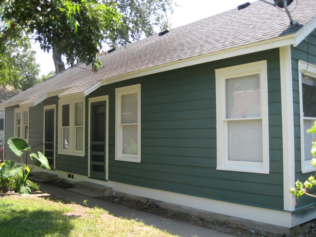 Backyard view of duplex - 504 S William St