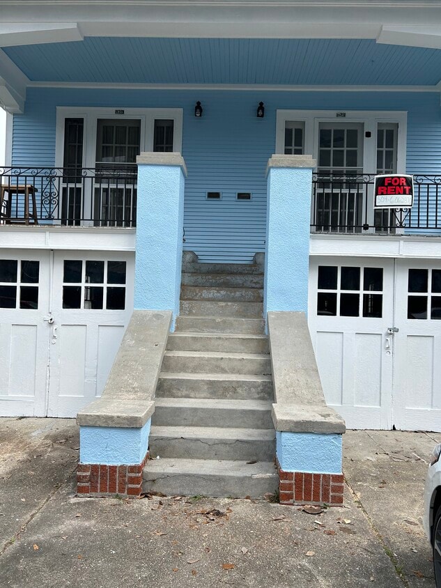 Primary Photo - 821 Leontine St
