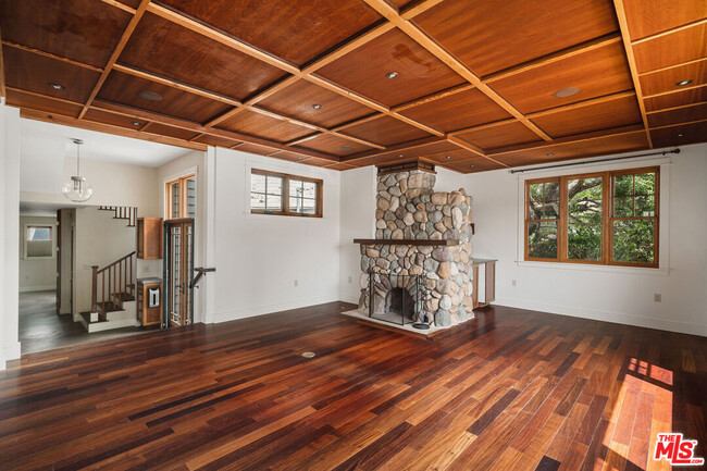 Building Photo - 1632 Shell Ave