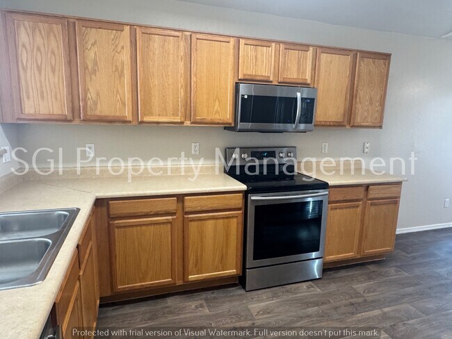 Building Photo - 3 Bedroom home in Buckeye ready for move in!