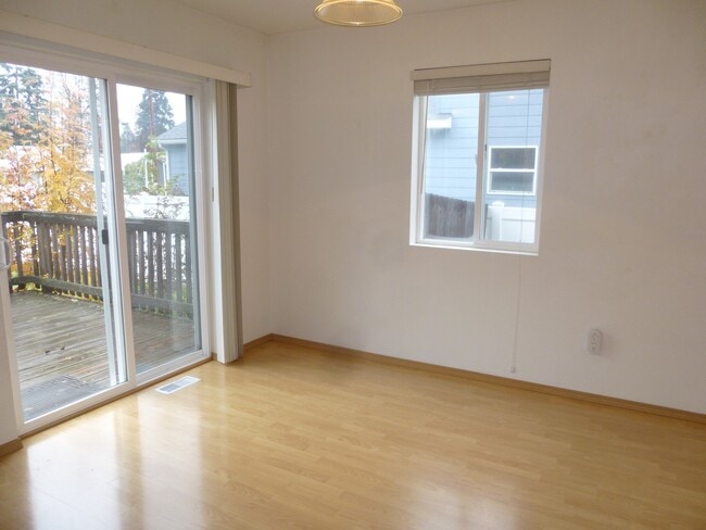 Building Photo - Adorable Home in Whitefish