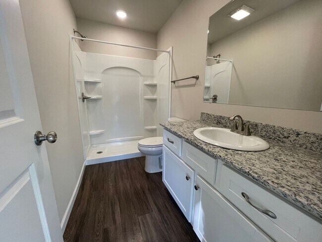 Building Photo - Brand New 3 bed 2 bath - 2 car garage - Fe...