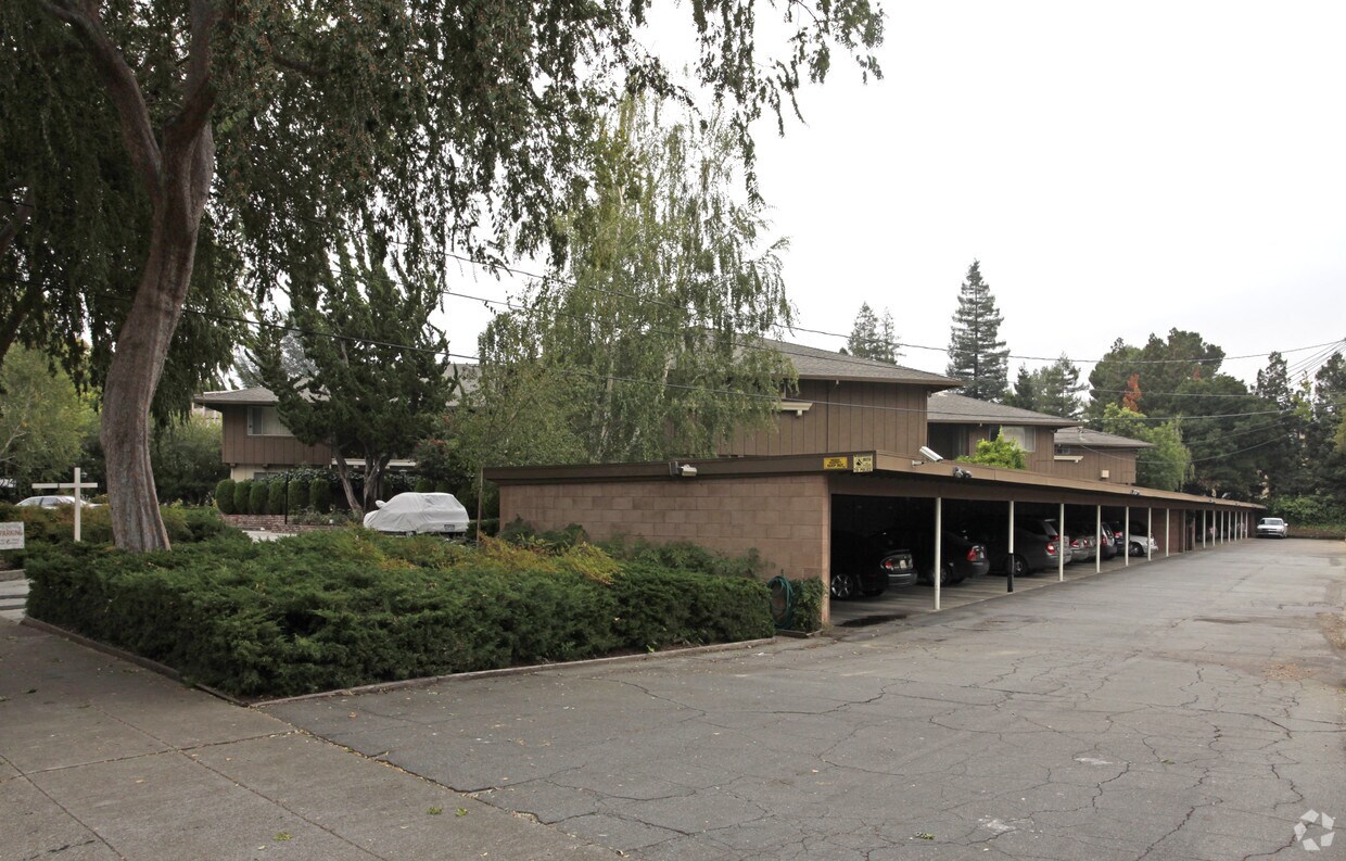 Primary Photo - Wilkie Court Apartments