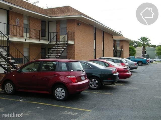 Foto principal - 302 W 38th St