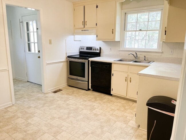 Building Photo - 10202 Seacliff Ln