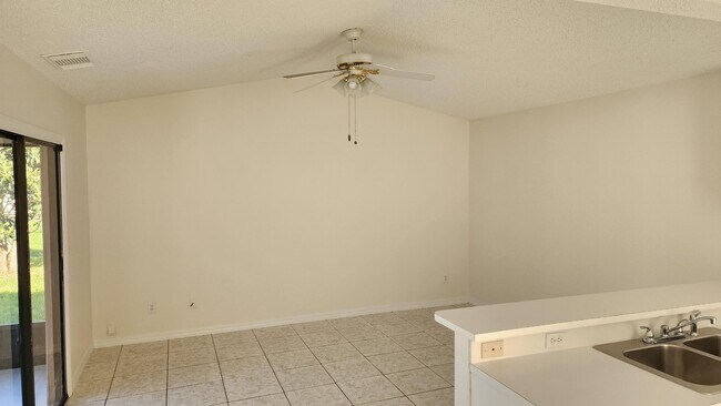 Foto del edificio - 648 SW Nichols Terrace