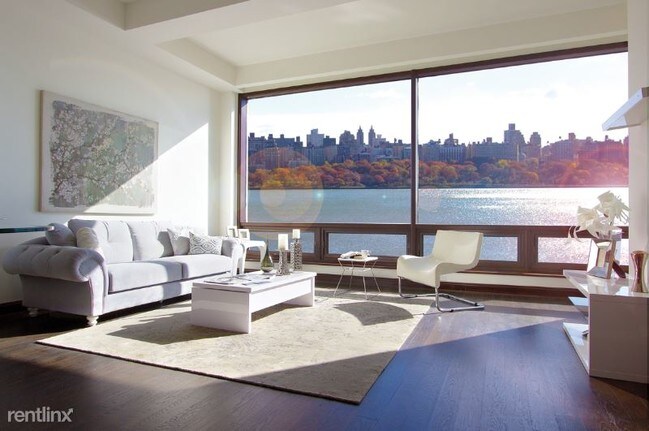 Foto del edificio - 15 Main St