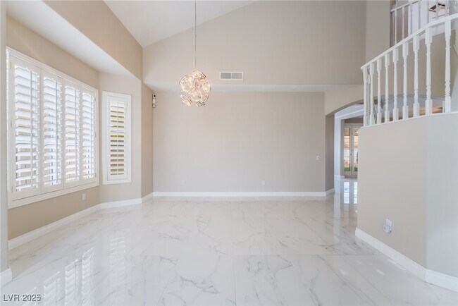 Foto del edificio - 8516 Summer Vista Ave