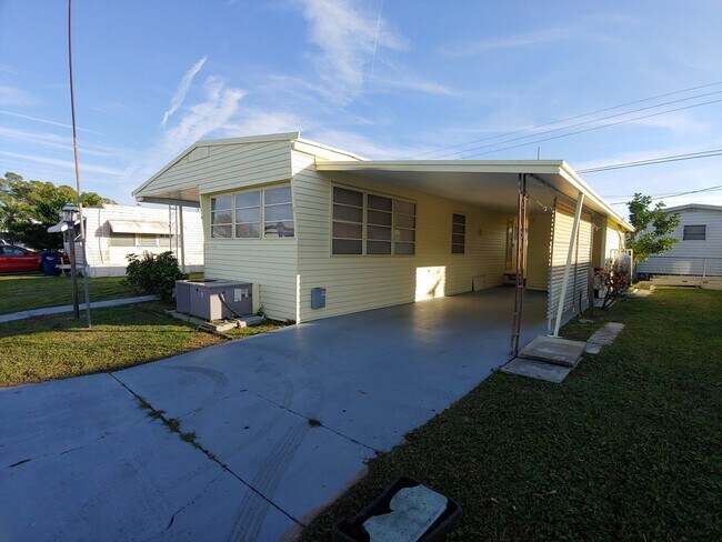 Foto del edificio - 912 49th Ave W