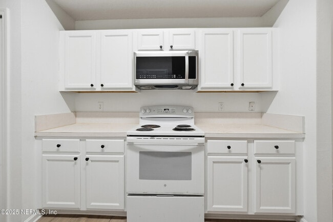 Foto del edificio - 6081 Maggies Cir