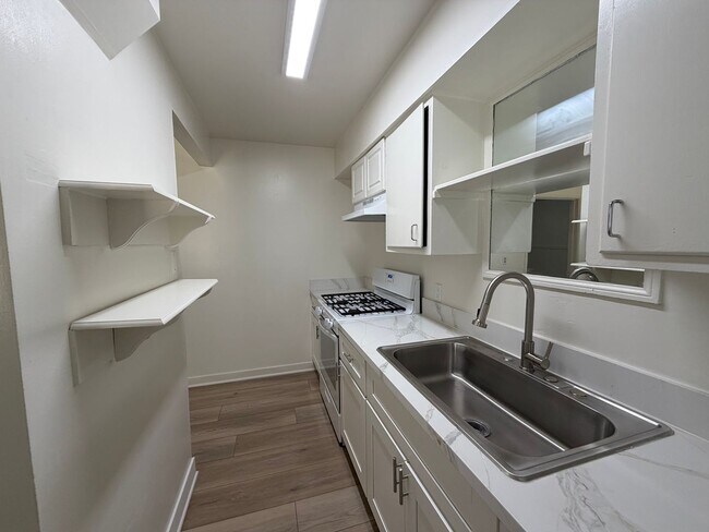 Foto del edificio - Escondido 1 bedroom 1 bath apartment for rent