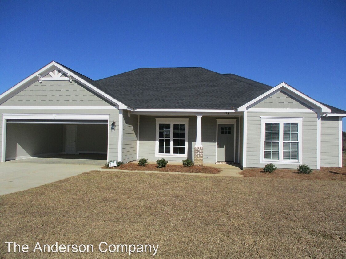 Primary Photo - 4 br, 2 bath House - 128 Live Oak Dr.