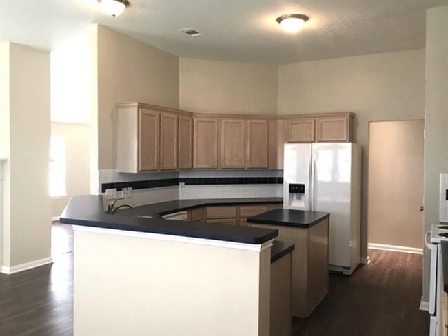 Foto del edificio - 21630 Wildcroft Dr