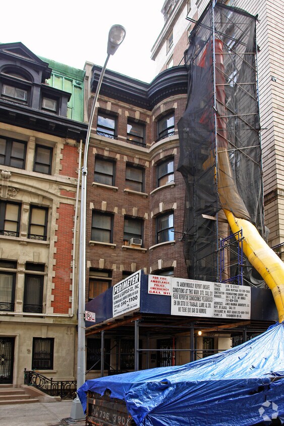 Building Photo - 3 W 73rd St