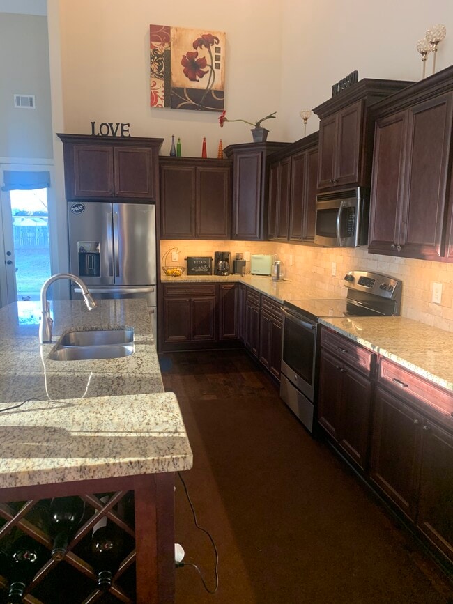 Foto del edificio - 105 Stonegate Trail