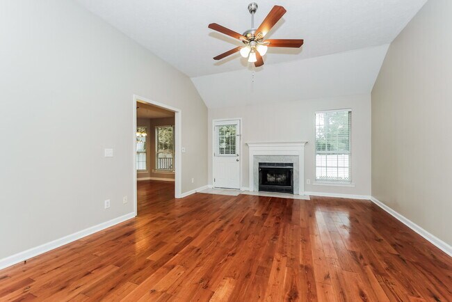 Foto del edificio - 319 Cypress Glen Dr