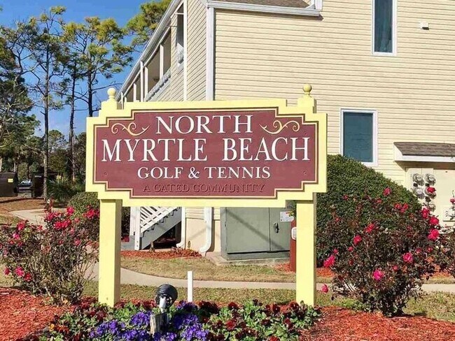 Foto del edificio - First Floor, 1 Bedroom, 1.5 Bath Condo Wit...