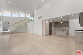 Building Photo - 734 Indiana Ave
