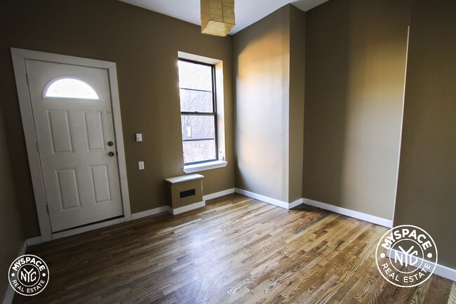 Building Photo - 74 Eldert St