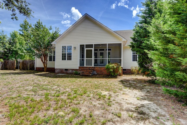 Building Photo - 227 Bayfield Dr