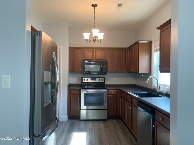 Building Photo - 414 Peregrine Ridge Dr