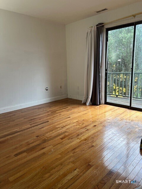 Building Photo - 567 Peet St