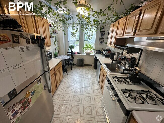 Building Photo - 28 Colborne Rd