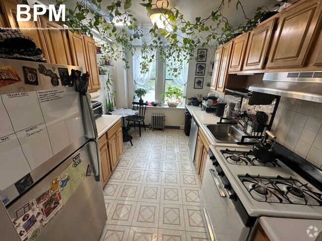 Building Photo - 28 Colborne Rd