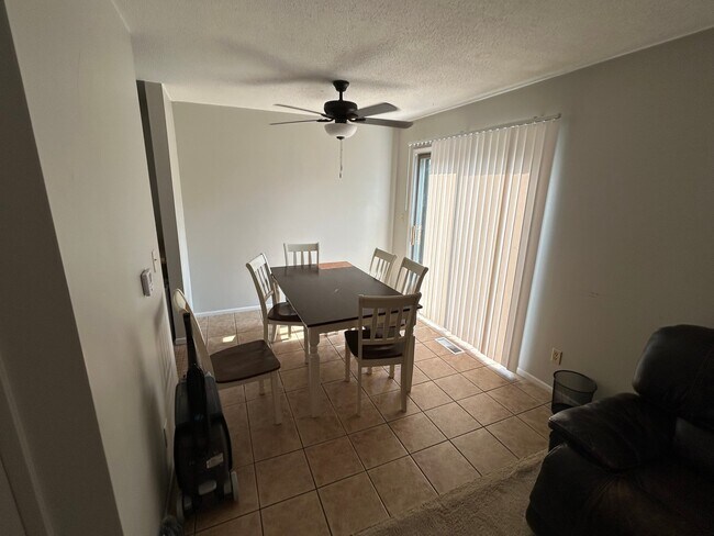 Foto del edificio - 2119 Quail Creek Dr