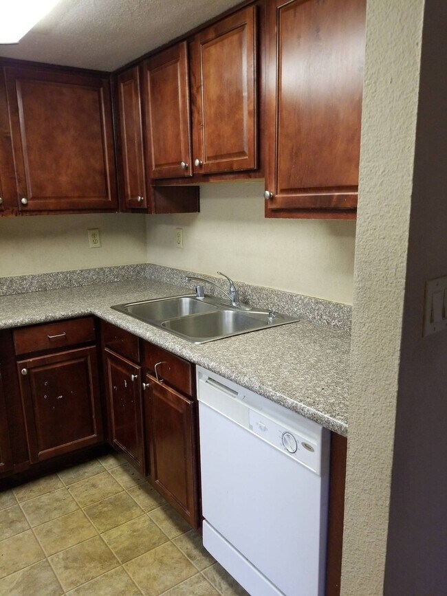 Building Photo - 5360 Indian River Dr