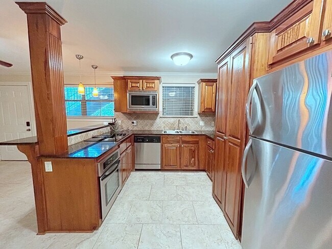 Building Photo - 1 Bedroom Condo for rent