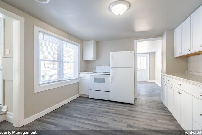 Foto del edificio - 725 E. Main St, Little Chute