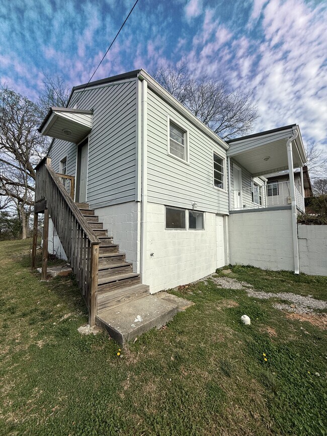 Building Photo - 7824 Rugby Ct